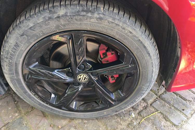 Used MG 5 Scorpio 2022 1.5T Trophy Sport Luxurious Edition Right Front Wheel Hub