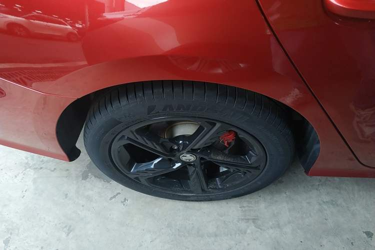 Used MG 5 Scorpio 2022 1.5T Trophy Sport Luxurious Edition Right Rear Wheel Hub