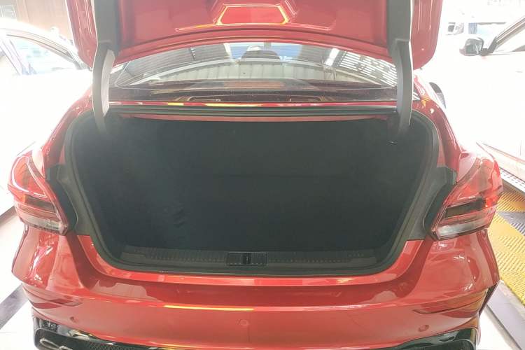 Used MG 5 Scorpio 2022 1.5T Trophy Sport Luxurious Edition Trunk