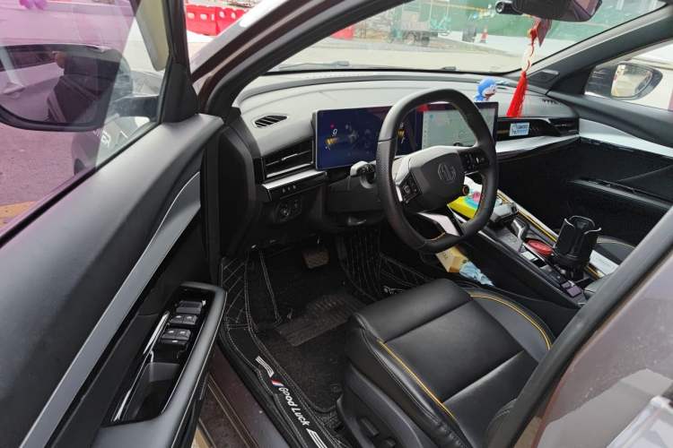 Used MG 5 Scorpio 2022 1.5T Trophy Sport Luxurious Edition Driver Seat