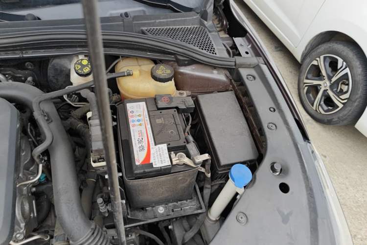 Used MG 5 Scorpio 2022 1.5T Trophy Sport Luxurious Edition Engine Bay Left