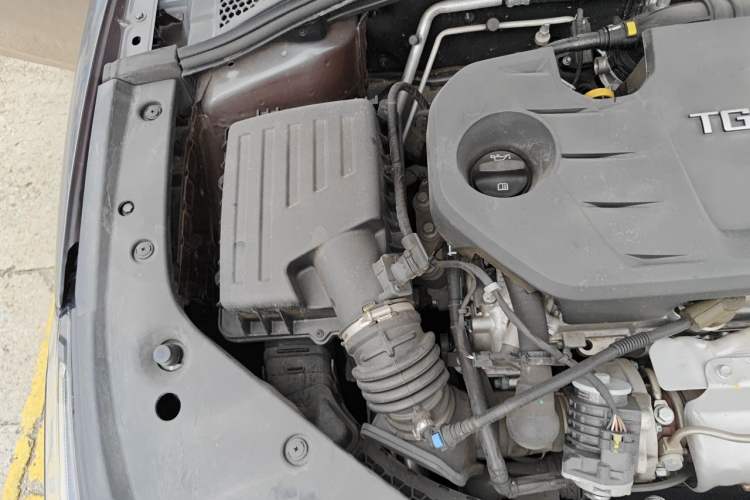 Used MG 5 Scorpio 2022 1.5T Trophy Sport Luxurious Edition Engine Bay Right