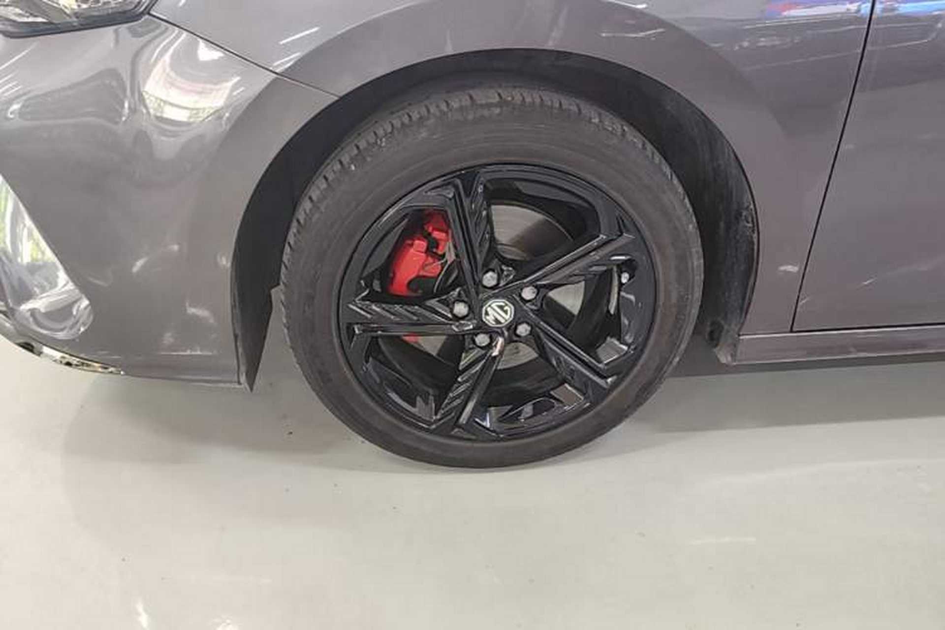 Used MG 5 Scorpio 2022 1.5T Trophy Sport Luxurious Edition Left Front Wheel Hub