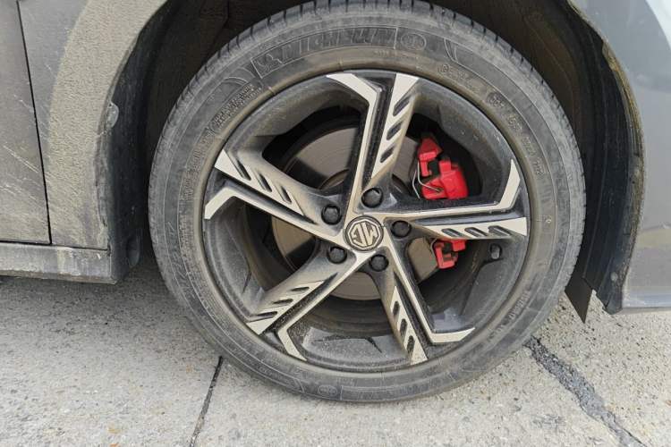 Used MG 5 Scorpio 2022 1.5T Trophy Sport Luxurious Edition Right Front Wheel Hub