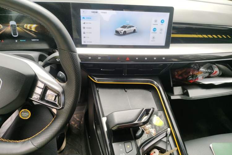Used MG 5 Scorpio 2022 1.5T Trophy Sport Luxurious Edition Audio And AC Panel