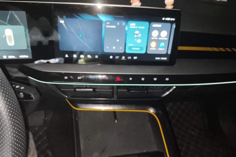 Used MG 5 Scorpio 2022 1.5T Trophy Sport Flagship Edition Audio And AC Panel