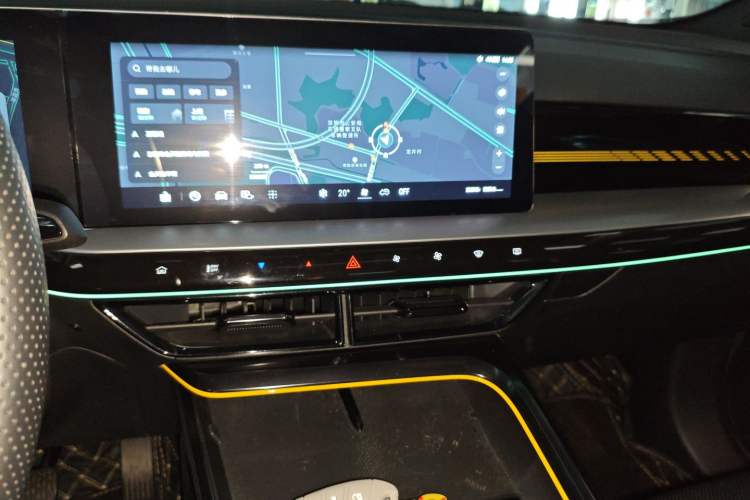 Used MG 5 Scorpio 2022 1.5T Trophy Sport Flagship Edition Audio And AC Panel