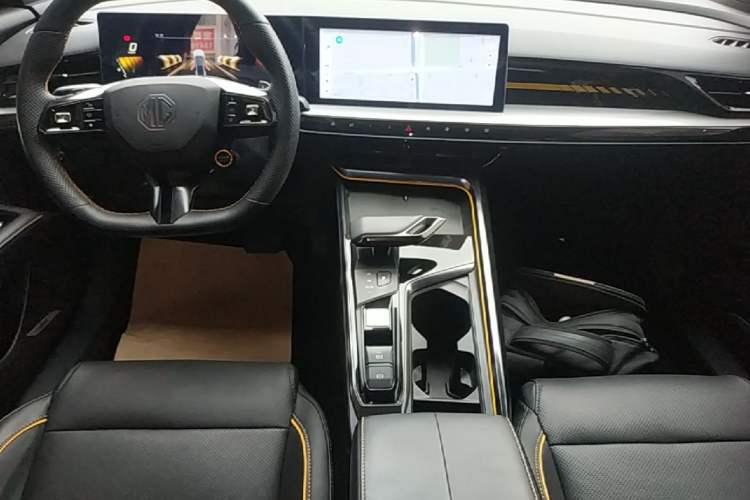 Used MG 5 Scorpio 2022 1.5T Trophy Sport Luxurious Edition Audio And AC Panel