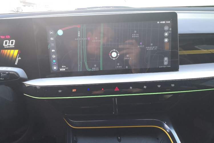 Used MG 5 Scorpio 2022 1.5T Trophy Sport Luxurious Edition Audio And AC Panel