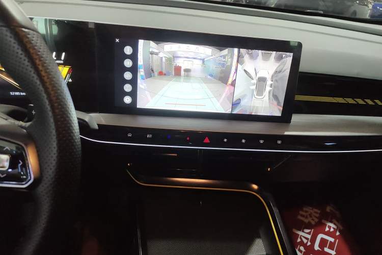 Used MG 5 Scorpio 2022 1.5T Trophy Sport Luxurious Edition Audio And AC Panel