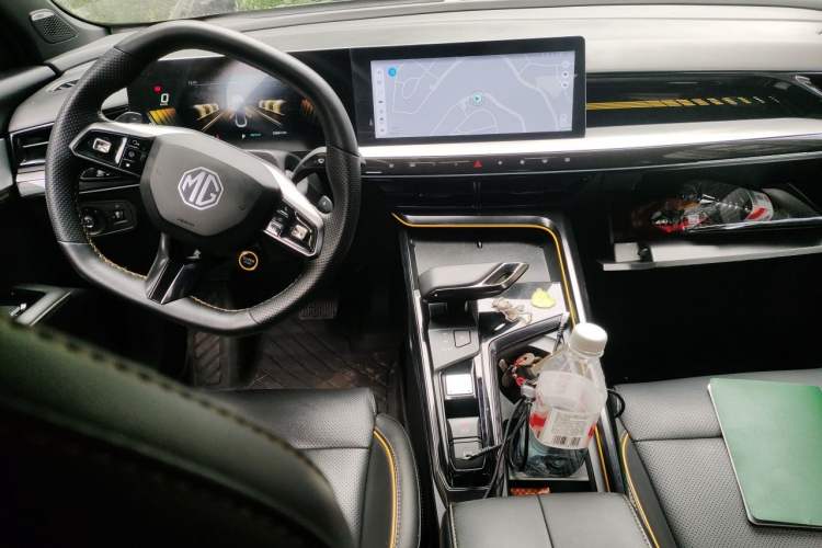 Used MG 5 Scorpio 2022 1.5T Trophy Sport Luxurious Edition Center Console