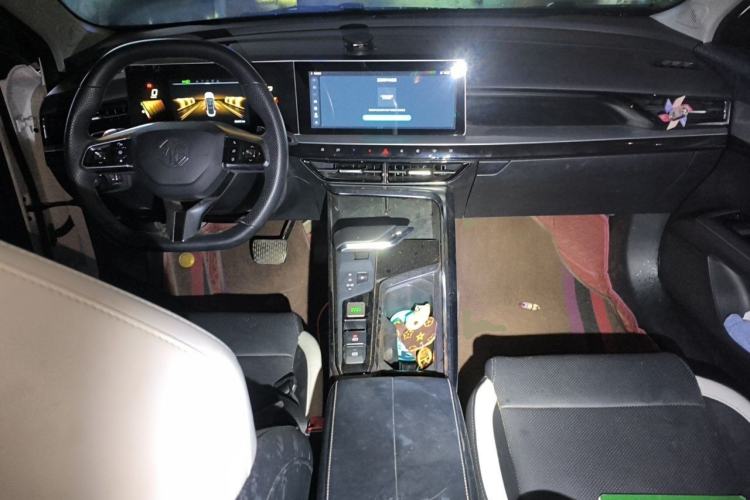 Used MG 5 Scorpio 2022 1.5T Luxury Edition Center Console