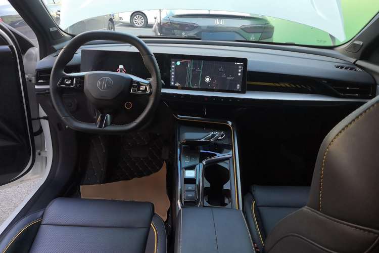 Used MG 5 Scorpio 2022 1.5T Trophy Sport Luxurious Edition Center Console