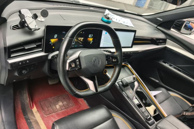 Used MG 5 Scorpio 2022 1.5T Trophy Sport Luxurious Edition Center Console
