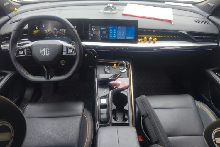 Used MG 5 Scorpio 2022 1.5T Trophy Sport Luxurious Edition Center Console