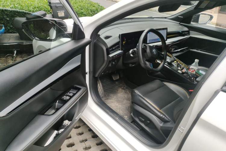 Used MG 5 Scorpio 2022 1.5T Trophy Sport Luxurious Edition Driver Seat
