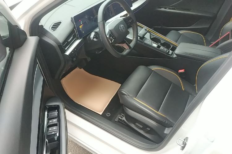 Used MG 5 Scorpio 2022 1.5T Trophy Sport Luxurious Edition Driver Seat