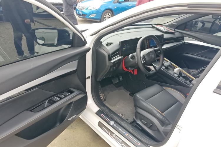 Used MG 5 Scorpio 2022 1.5T Trophy Sport Luxurious Edition Driver Seat