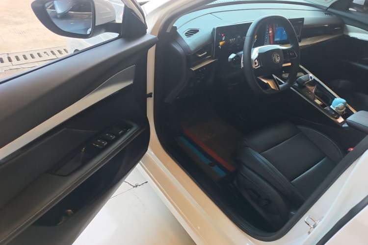 Used MG 5 Scorpio 2022 1.5T Luxury Edition Driver Seat