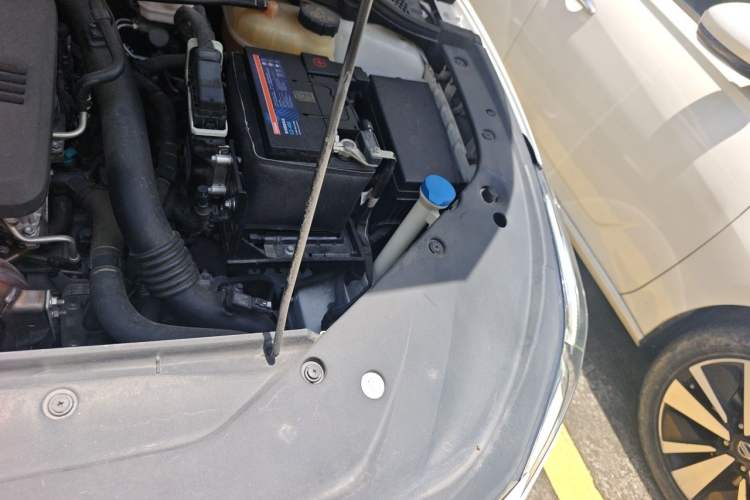 Used MG 5 Scorpio 2022 1.5T Trophy Sport Luxurious Edition Engine Bay Left