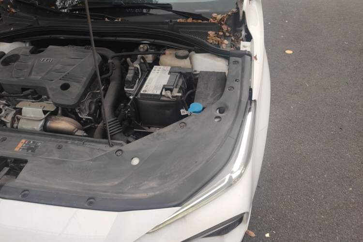 Used MG 5 Scorpio 2022 1.5T Luxury Edition Engine Bay Left