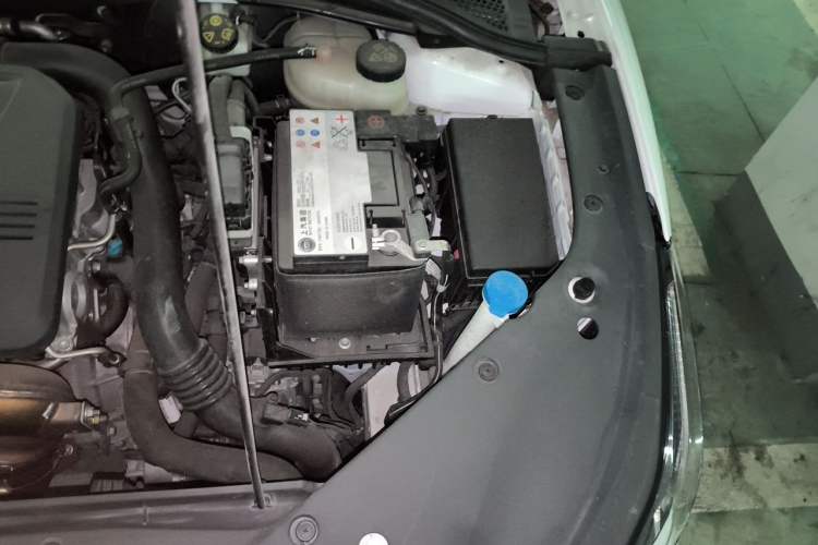 Used MG 5 Scorpio 2022 1.5T Trophy Sport Luxurious Edition Engine Bay Left