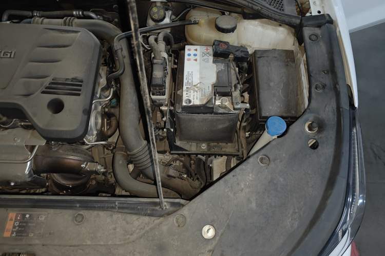 Used MG 5 Scorpio 2022 1.5T Trophy Sport Luxurious Edition Engine Bay Left