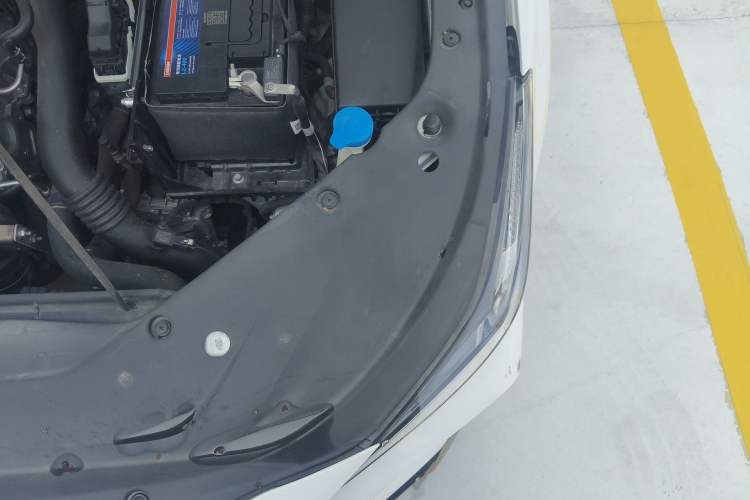 Used MG 5 Scorpio 2022 1.5T Trophy Sport Luxurious Edition Engine Bay Left