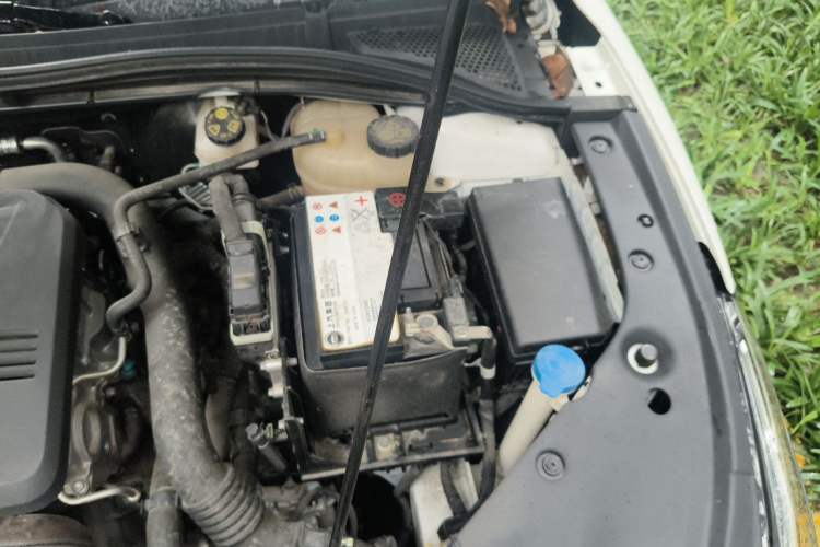 Used MG 5 Scorpio 2022 1.5T Trophy Sport Luxurious Edition Engine Bay Left