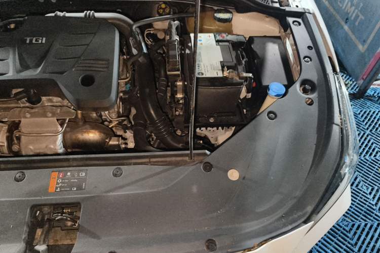 Used MG 5 Scorpio 2022 1.5T Trophy Sport Flagship Edition Engine Bay Left
