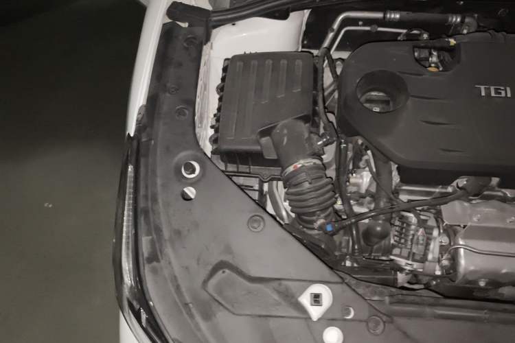 Used MG 5 Scorpio 2022 1.5T Trophy Sport Flagship Edition Engine Bay Right