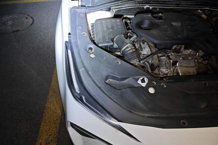 Used MG 5 Scorpio 2022 1.5T Luxury Edition Engine Bay Right