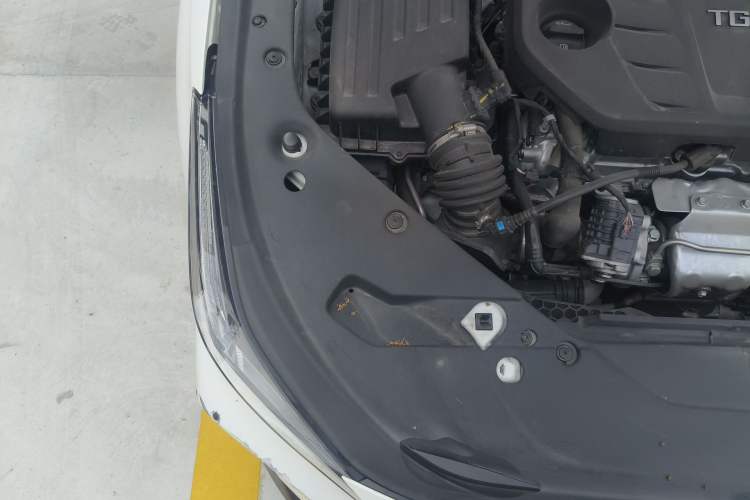 Used MG 5 Scorpio 2022 1.5T Trophy Sport Luxurious Edition Engine Bay Right