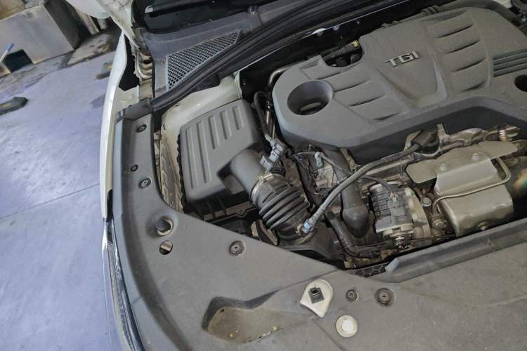 Used MG 5 Scorpio 2022 1.5T Trophy Sport Flagship Edition Engine Bay Right