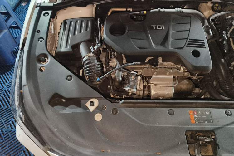 Used MG 5 Scorpio 2022 1.5T Trophy Sport Flagship Edition Engine Bay Right