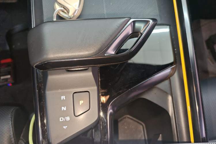 Used MG 5 Scorpio 2022 1.5T Trophy Sport Luxurious Edition Gear Lever