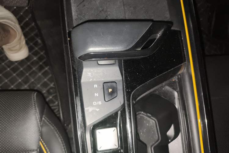 Used MG 5 Scorpio 2022 1.5T Trophy Sport Flagship Edition Gear Lever