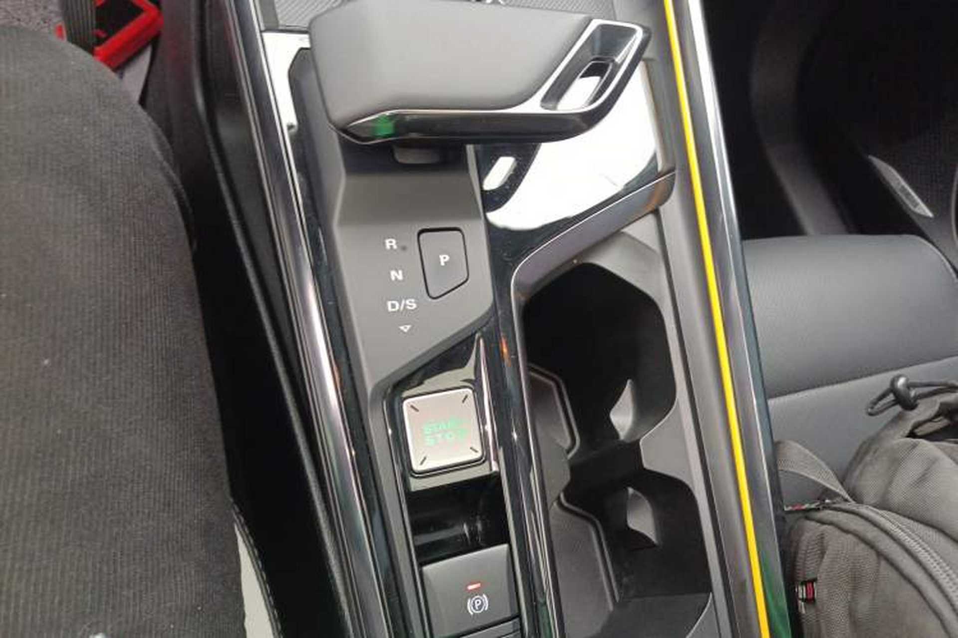 Used MG 5 Scorpio 2022 1.5T Trophy Sport Luxurious Edition Gear Lever