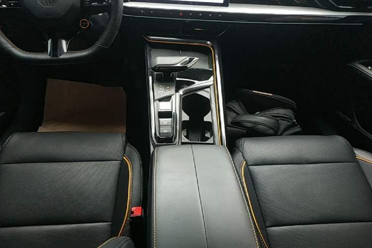 Used MG 5 Scorpio 2022 1.5T Trophy Sport Luxurious Edition Gear Lever