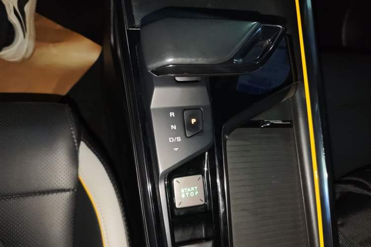 Used MG 5 Scorpio 2022 1.5T Trophy Sport Flagship Edition Gear Lever