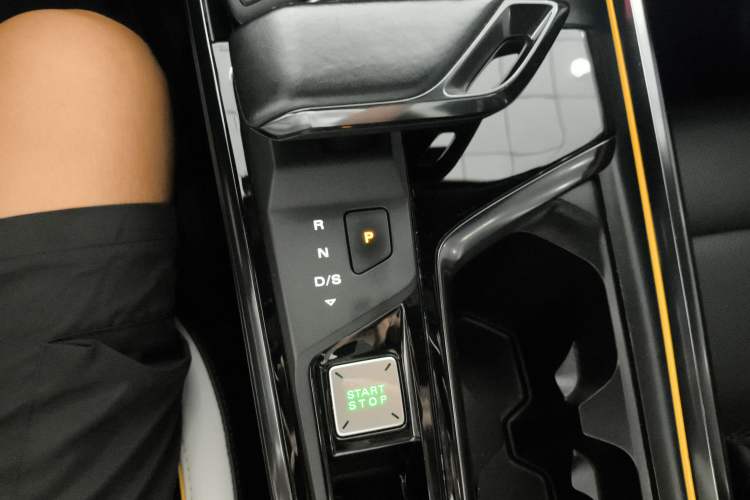Used MG 5 Scorpio 2022 1.5T Trophy Sport Luxurious Edition Gear Lever