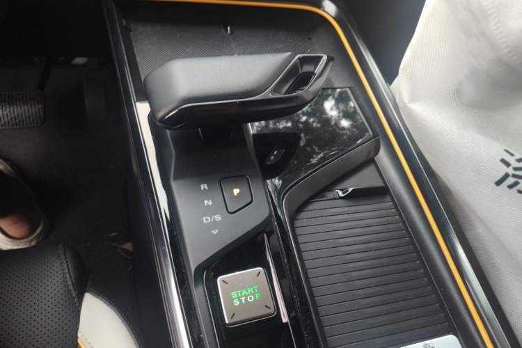 Used MG 5 Scorpio 2022 1.5T Luxury Edition Gear Lever