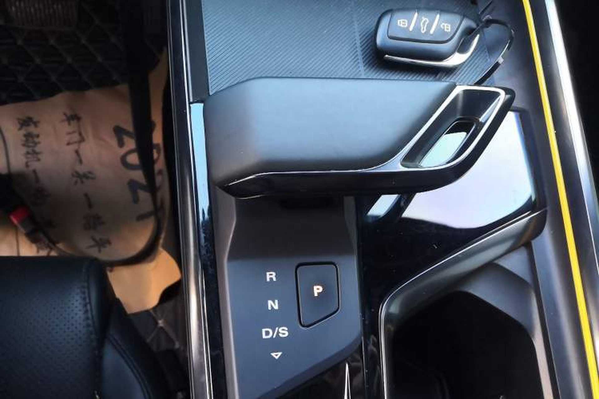 Used MG 5 Scorpio 2022 1.5T Trophy Sport Luxurious Edition Gear Lever
