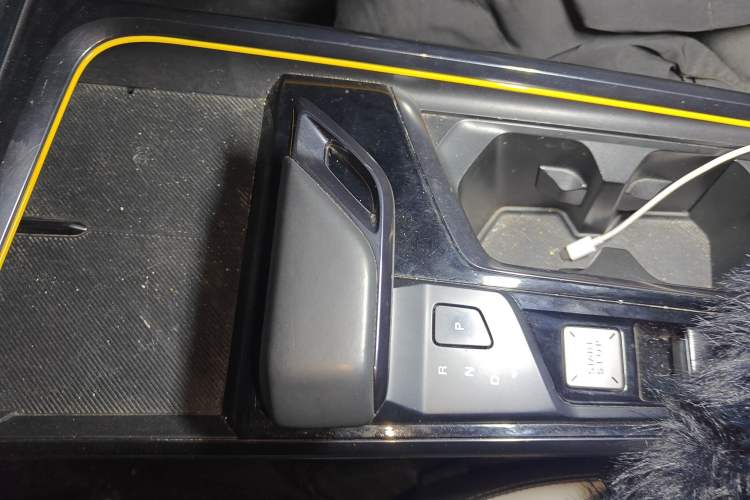 Used MG 5 Scorpio 2022 1.5T Trophy Sport Luxurious Edition Gear Lever