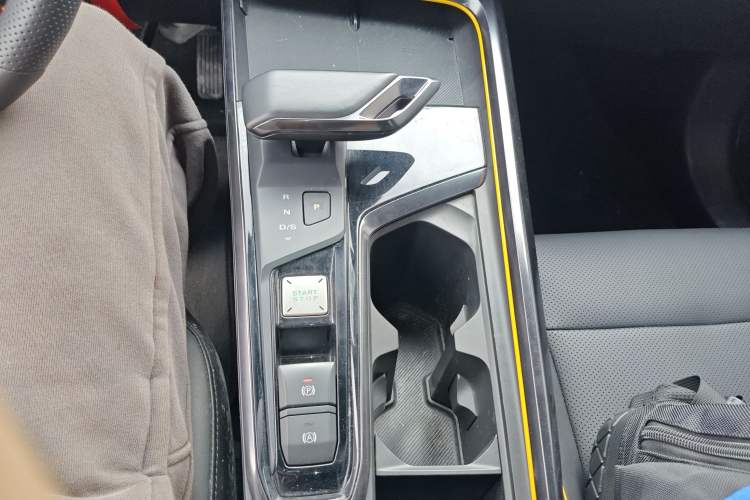 Used MG 5 Scorpio 2022 1.5T Trophy Sport Luxurious Edition Gear Lever