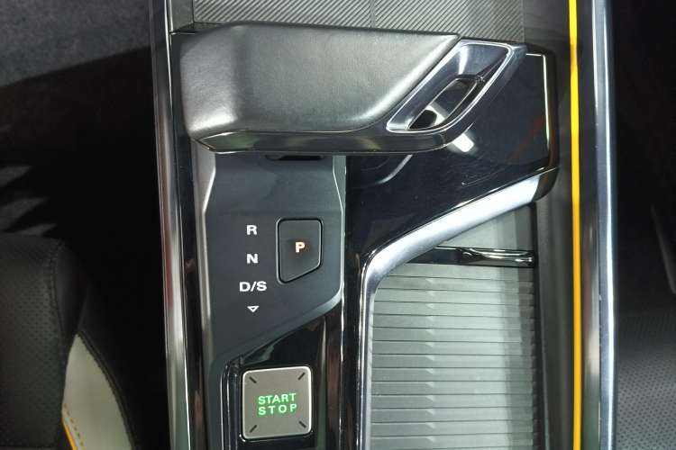 Used MG 5 Scorpio 2022 1.5T Trophy Sport Flagship Edition Gear Lever