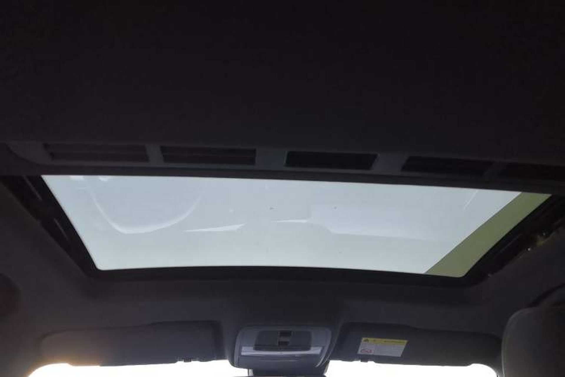 Used MG 5 Scorpio 2022 1.5T Trophy Sport Luxurious Edition Headliner