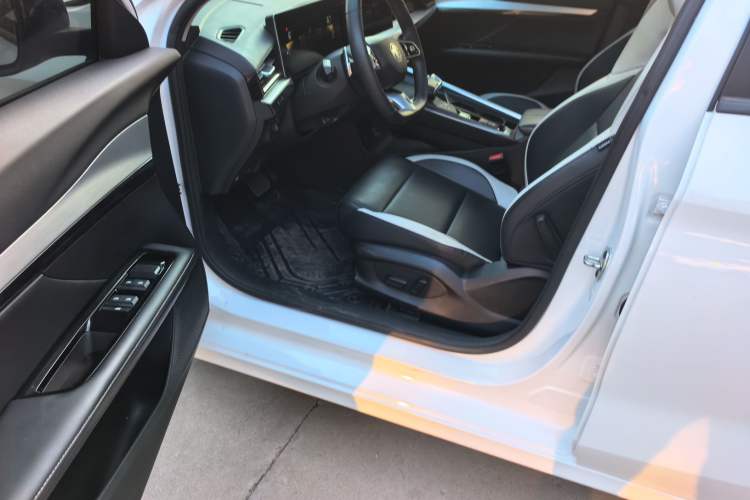 Used MG 5 Scorpio 2022 1.5T Luxury Edition Interior 1