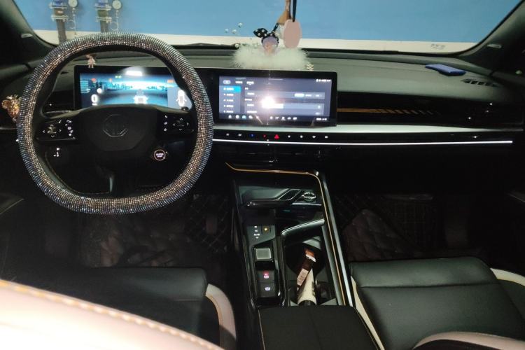 Used MG 5 Scorpio 2022 1.5T Trophy Sport Flagship Edition Interior 2