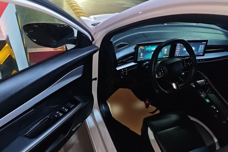 Used MG 5 Scorpio 2022 1.5T Trophy Sport Flagship Edition Interior 3